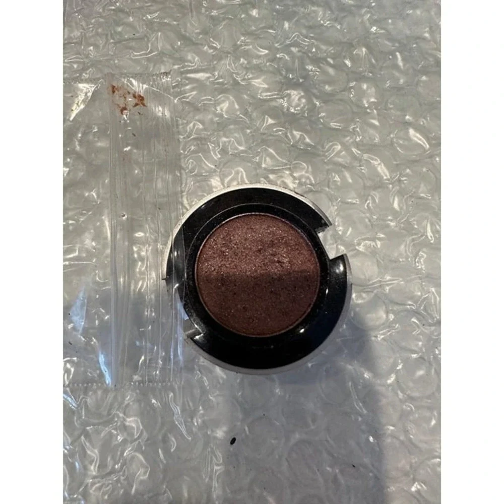 Urban Decay Popular‎ Eyeshadow ROACH (Discontinued)